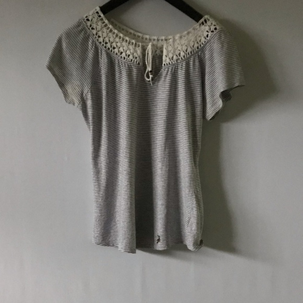Brand unknown,could be Polo, size unknown, looks like M, gray & white